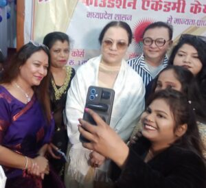 Jabalpur Ki Media Se Ghabrai Film Actress Mandakini