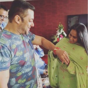 Bollywood celebrities Ne manaya rakshabandhan Salman Khan apni bahan Alvira Agnihotri ke ghar Rakhi banvane pahunche