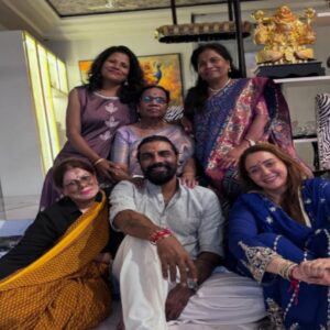 Bollywood celebrities Ne manaya rakshabandhan Salman Khan apni bahan Alvira Agnihotri ke ghar Rakhi banvane pahunche