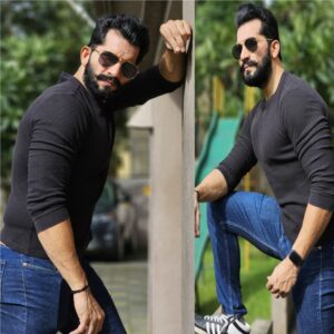 Film battle of galwan me Abhilash Chaudhari ke look ko lekar Suspense barkarar janiye kis roll me Hai Abhilash