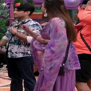 Farhana Bhat Ne Abhishek ke munh per Pani fenka macha baval bigg Boss Ne Farhana Ko Diya naya task