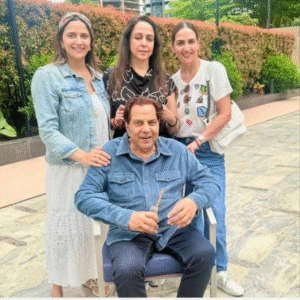 Dharmendra ke nidhan ke bad Hema Malini ka chhalka dard social media per emotional post Kiya